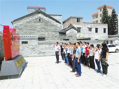 今期特码十盯开，头戴花冠穿锦衣打一最准生肖全面释义、构建解答解释落实